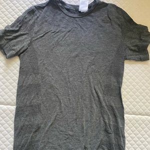 Adidas men’s primeknit shirt